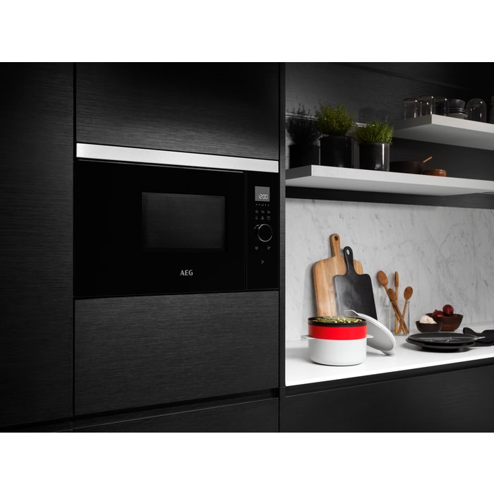 AEG MBB1756SEM Ingebouwd Solo-magnetron 17 l 800 W Zwart, Roestvrijstaal - Afbeelding 6