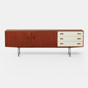 Modulus TL225 dressoir van Kho Liang Ie voor Fristho, eind jaren 50 in teak met witte laden